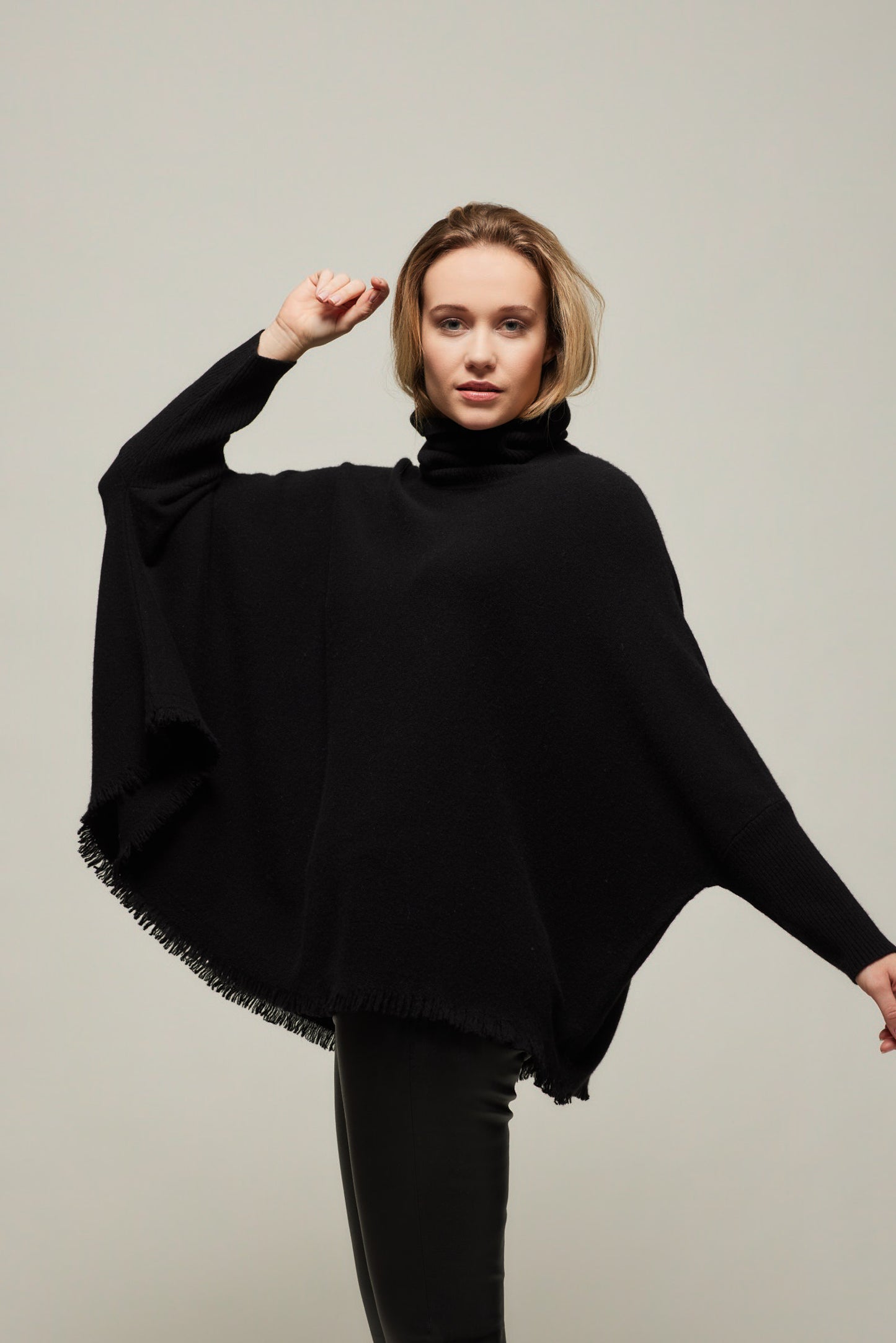 MAGLIA PONCHO CASHMERE BLACK